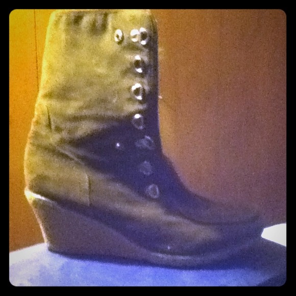 Brown winter boots - Picture 1 of 4