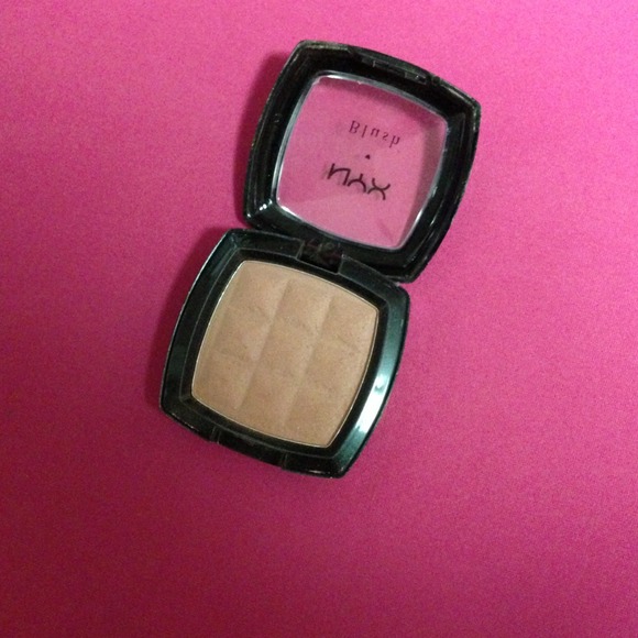 NYX blush in mauve