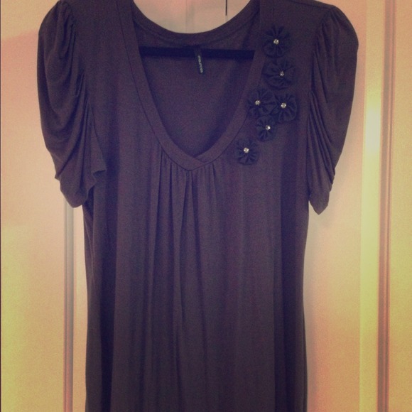 Sold Pewter top with rosette detail