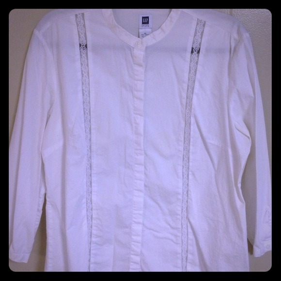 ❌❌❌ SOLD ❌❌❌❌White button shirt