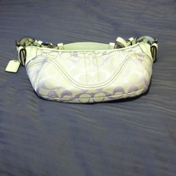 *Authentic* Coach Lavender bag & coin purse - Picture 2 of 6