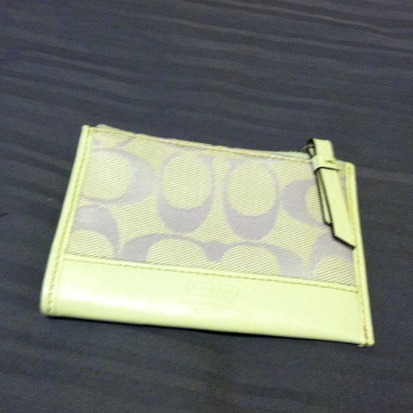 *Authentic* Coach Lavender bag & coin purse - Picture 3 of 6