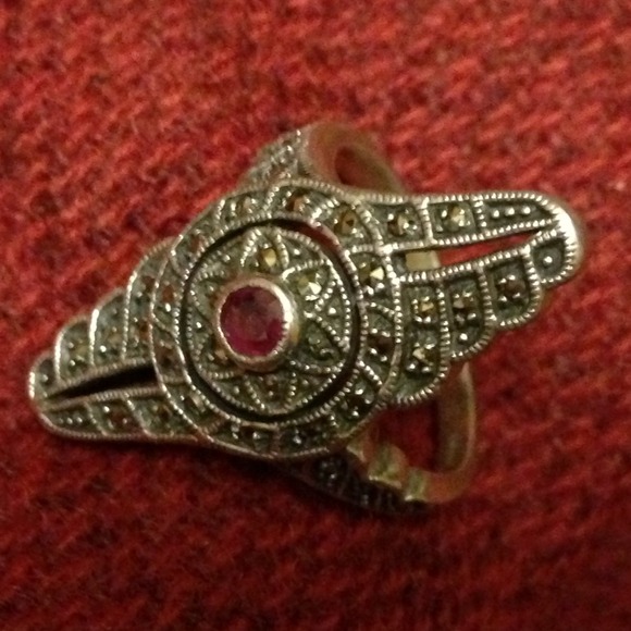 GENUINE GARNET MARCASITE STERLING SILVER RING - Picture 2 of 4