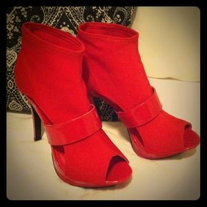 New in box red covered peep toe platform heels