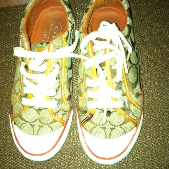 Girls coach shoes