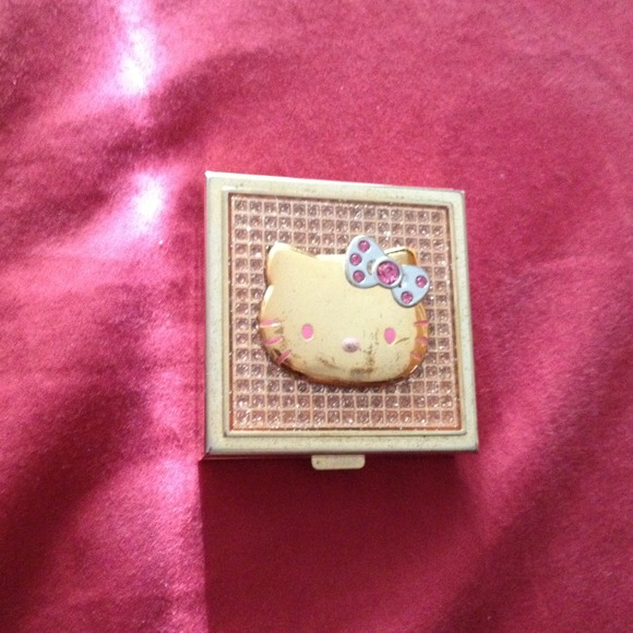 HELLO KITTY case