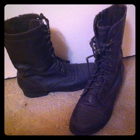 Combat boots - Picture 1 of 1