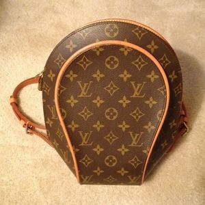 SOLD🎁Authentic Louis Vuitton Ellipse
