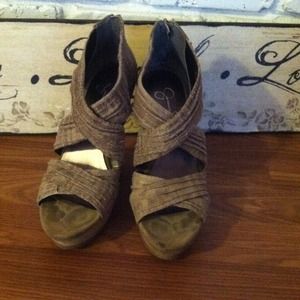 J Simpson stacked wedges