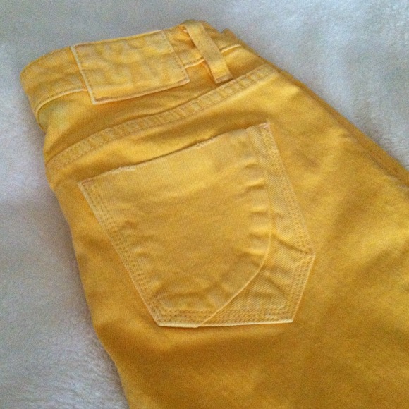 Nine Days Denim - Picture 2 of 3