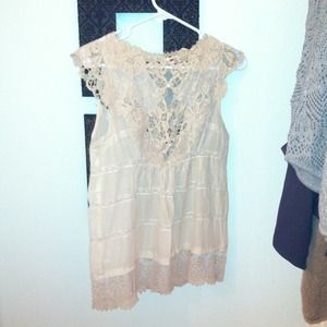 BCBG MAX AZRIA Cream lace detail blouse
