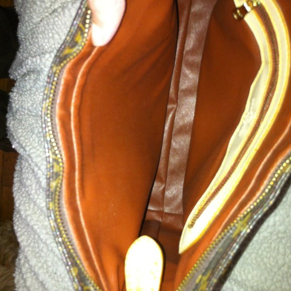 AUTHENTIC Louis Vuitton purse - Picture 4 of 4