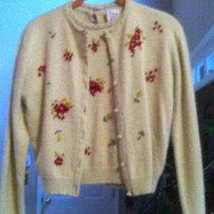 Moschino C&C Sweater Set & 14K Gold Flower Chain