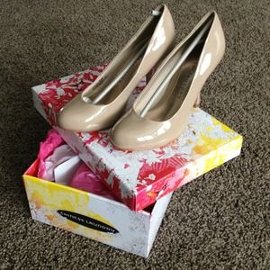 Brand New Chinese Laundry Nude Pumps Size 6.5!!!