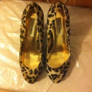 Steve Madden Leopard Pump