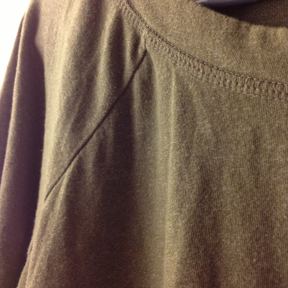 Forever 21 3/4 sleeve top! - Picture 2 of 4