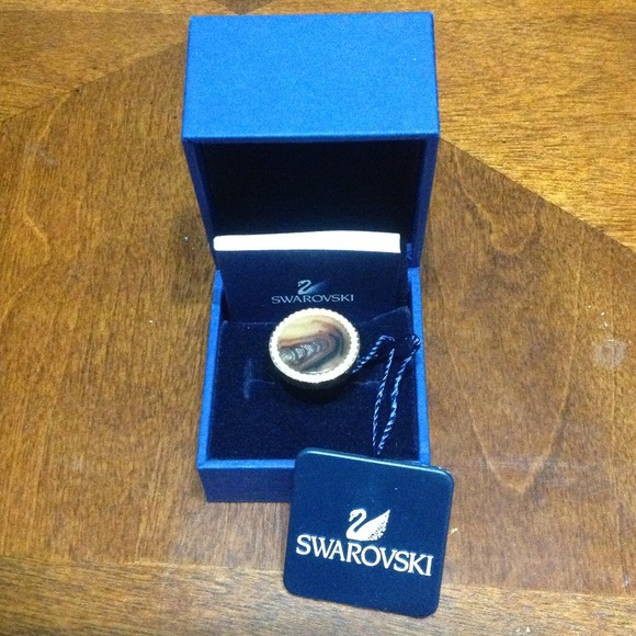Authentic Swarovski Tigers eye ring - Picture 2 of 4