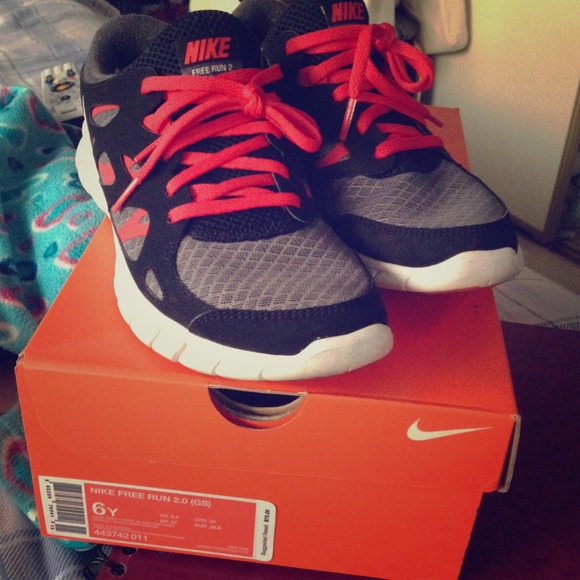❌SOLD to @kimdo❌ Nike Free Run 2