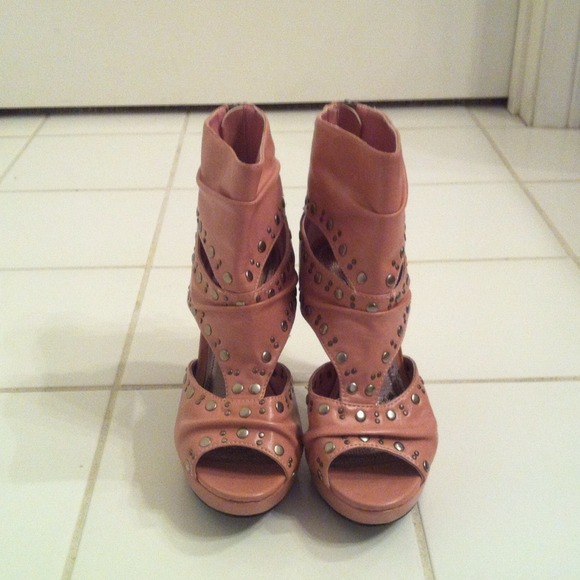 ❌SOLD IN BUNDLE❌Mauve Open Toe Booties - Picture 2 of 3