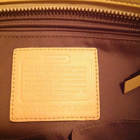 Authentic Coach handbag! - Picture 4 of 4