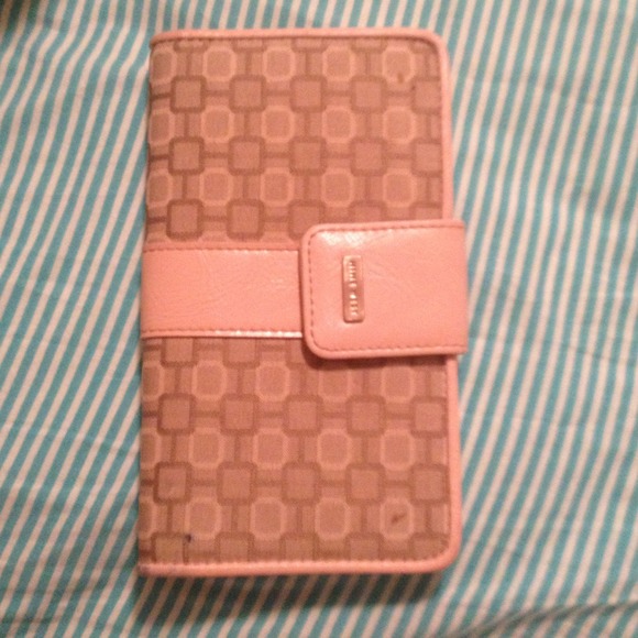 Nine west wallet