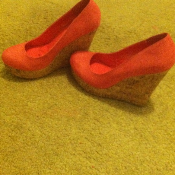 Pink wedges