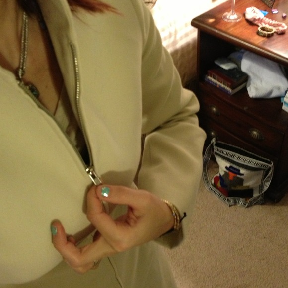 Reduced!⬇Elie Tahari "Parallel" - Picture 3 of 4