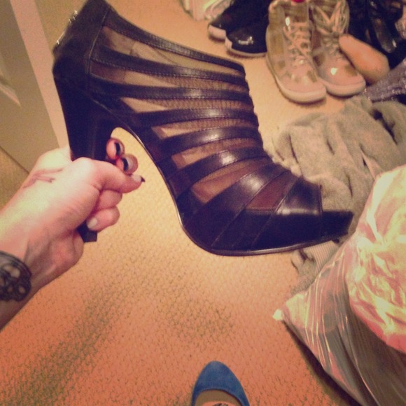 🎊SOLD🎊Michael Kors cage leather/mesh heels
