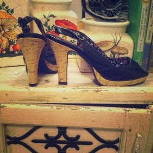 Black bongo heels