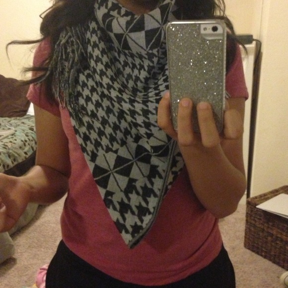 Scarf - Picture 3 of 3