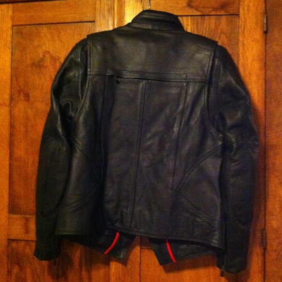 100% leather riding jacket😱😱😱 - Picture 2 of 2