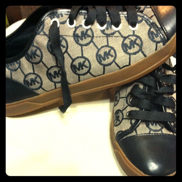 Sold** Women michael kors city sneaker.