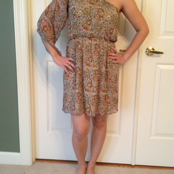 One-shoulder Dress - Picture 3 of 3