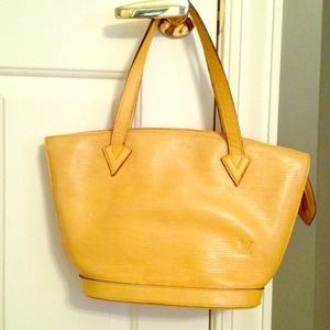 ⭐RESERVED⭐ LV- Epi Leather Saint Jacques