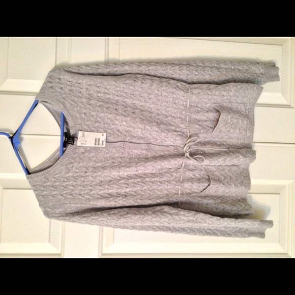 Button-up Sweater with pockets - Picture 2 of 3