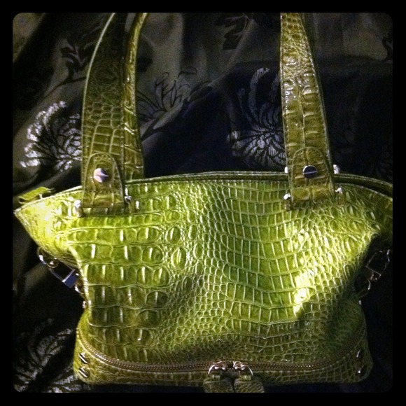 Jessica Simpson purse