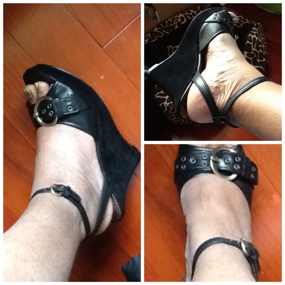 🚫Reserved @ladyj72🚫BLACK COACH WEDGE SHOES💕
