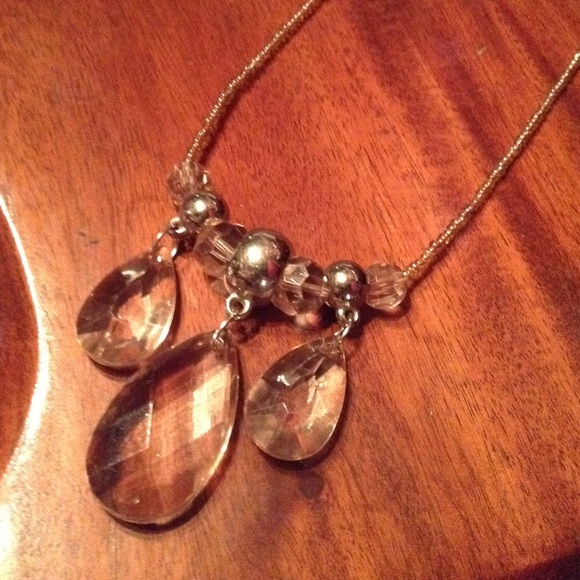 Champagne color teardrop bead& silvertone necklace - Picture 3 of 3