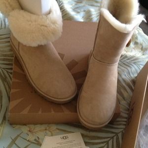 Baily ankle button UGGs in beige size 10