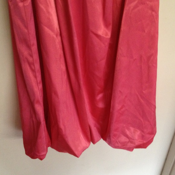 *Designer Dress* Bubble hem will steam before send - Picture 2 of 4