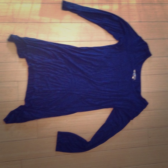 Soft-stretch blue yoga shirt