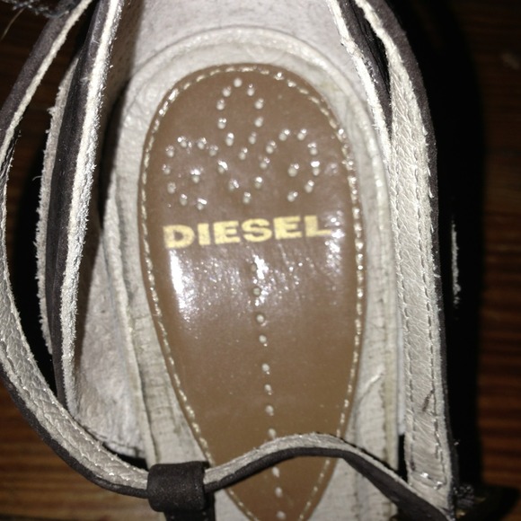 Diesel Mary Jane two toned heels. 81/2 - Picture 2 of 4