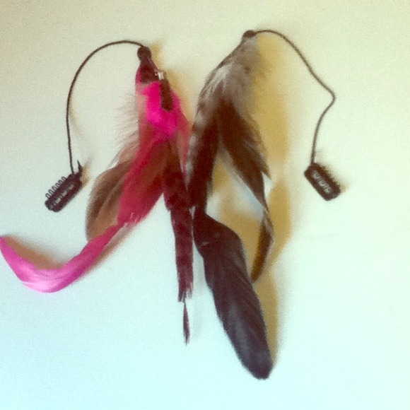 Feather hair accessories