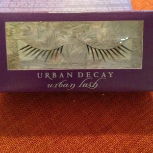urban decay Accessories - Enigma Urban Lash, bag and nail polish urban decay Accessories - Enigma Urban Lash, bag and nail polish