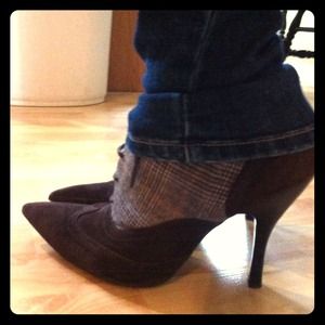 SOLD! guess by Marciano briclyn bootiesl