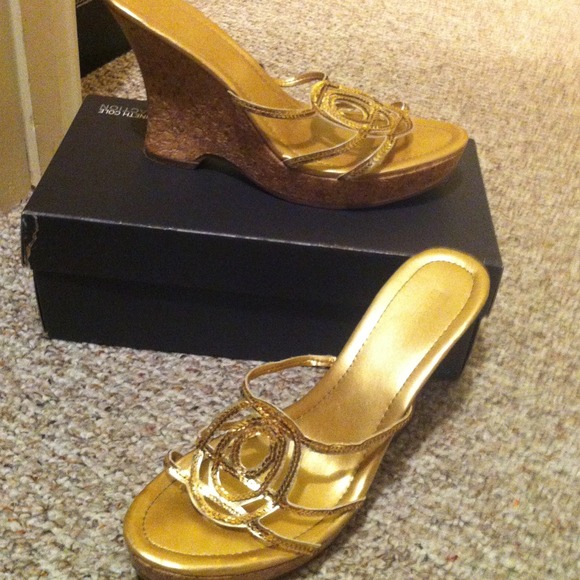 Gold sparkly wedges