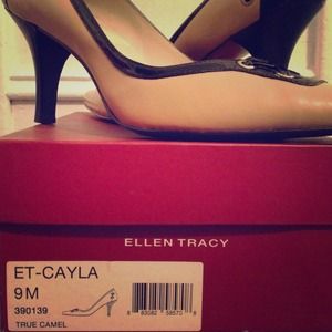 Ellen Tracy Pumps