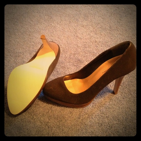 Never worn Charlotte Russe dark brown suede heels - Picture 1 of 3