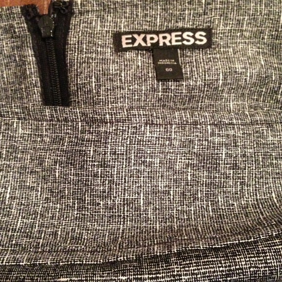 Express Mini Skirt - Picture 4 of 4