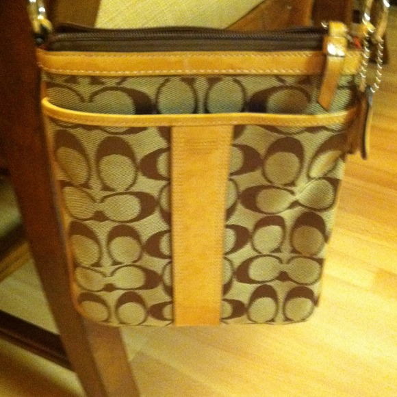 Coach shoulder bag